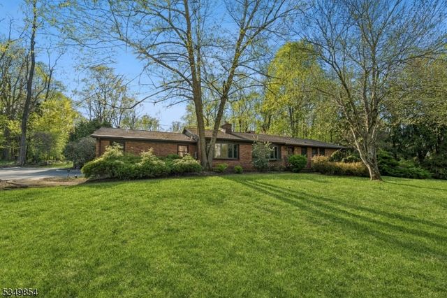 13 Skyline Dr, Warren Twp., NJ 07059
