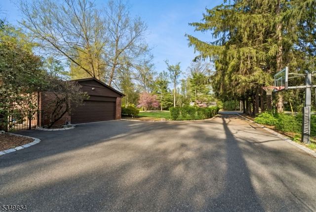 13 Skyline Dr, Warren Twp., NJ 07059