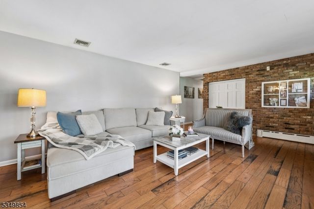 13 Skyline Dr, Warren Twp., NJ 07059