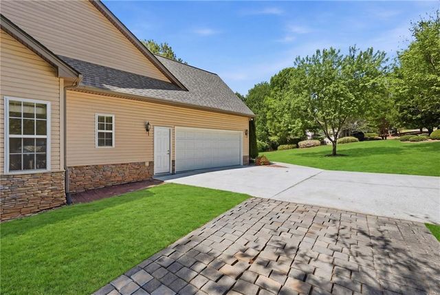 5402 Monarch Drive, Gainesville, GA 30506