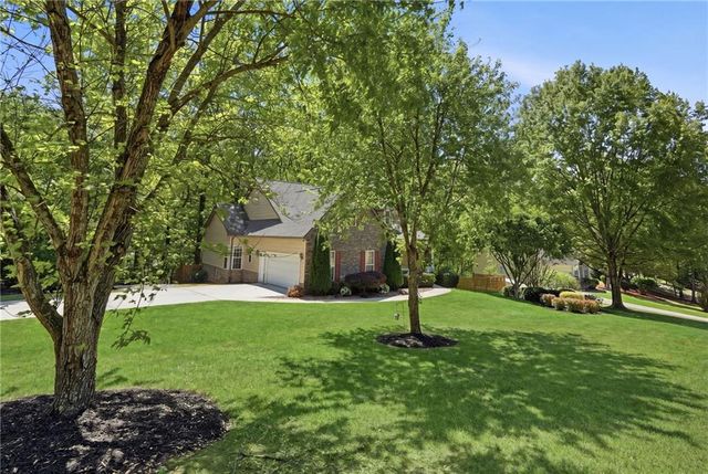 5402 Monarch Drive, Gainesville, GA 30506