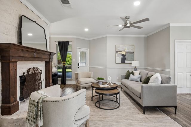 804 Summit Pointe, Lewisville, TX 75077