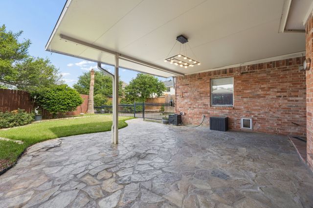 804 Summit Pointe, Lewisville, TX 75077