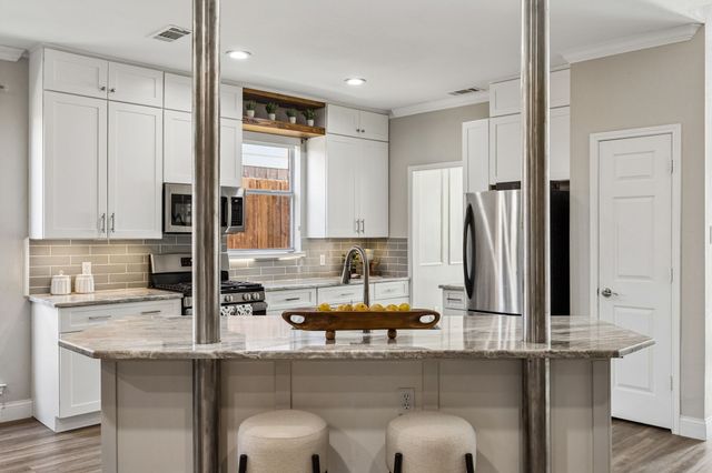 804 Summit Pointe, Lewisville, TX 75077