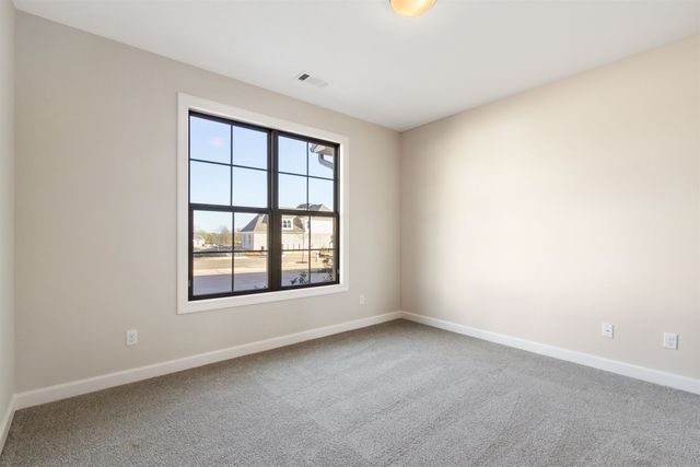 5296 THUNDER BOLT CV, Lakeland, TN 38002