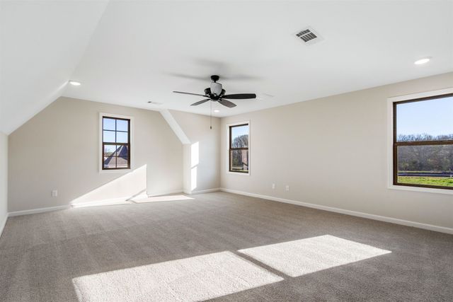 5296 THUNDER BOLT CV, Lakeland, TN 38002