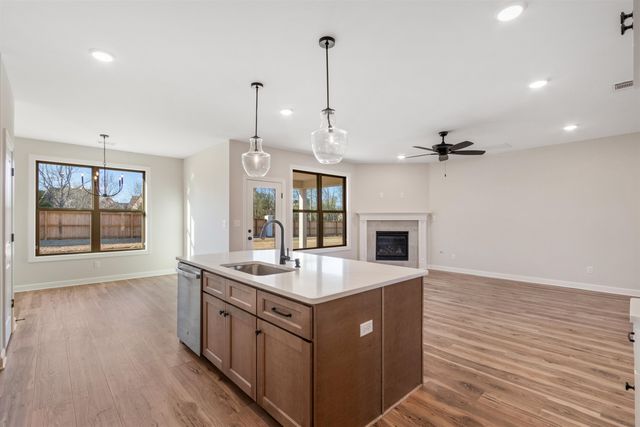 5296 THUNDER BOLT CV, Lakeland, TN 38002