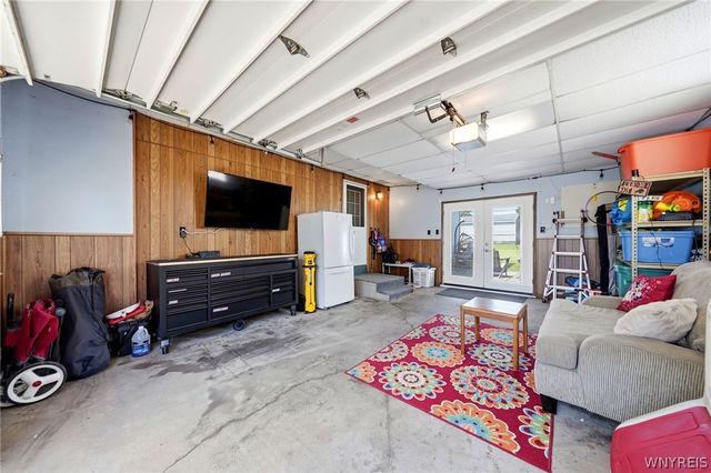 92 Sprucewood Drive, Cheektowaga, NY 14227