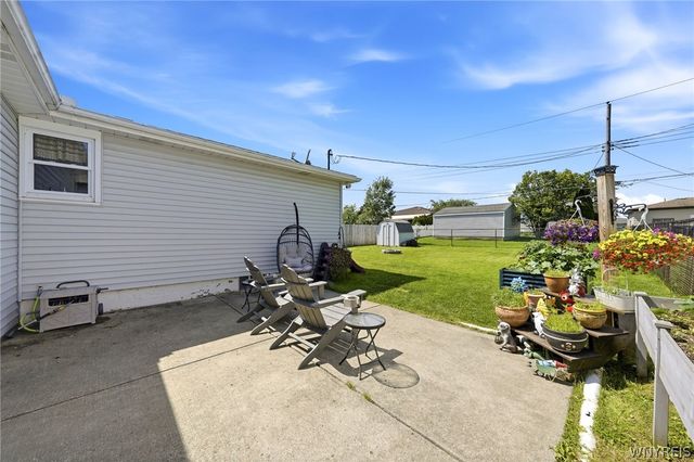 92 Sprucewood Drive, Cheektowaga, NY 14227
