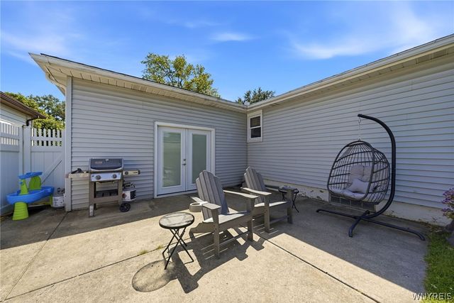 92 Sprucewood Drive, Cheektowaga, NY 14227