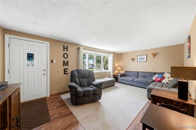 92 Sprucewood Drive, Cheektowaga, NY 14227