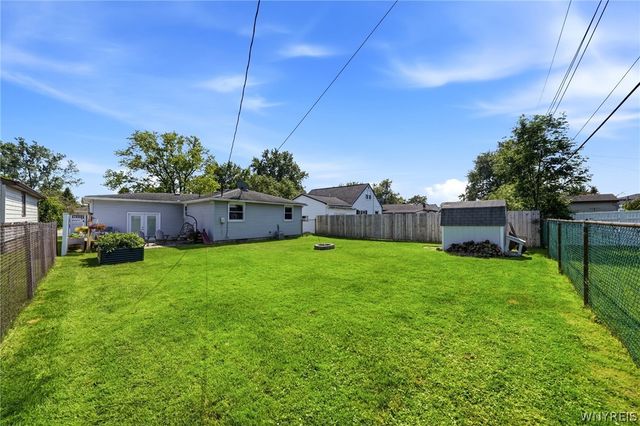 92 Sprucewood Drive, Cheektowaga, NY 14227