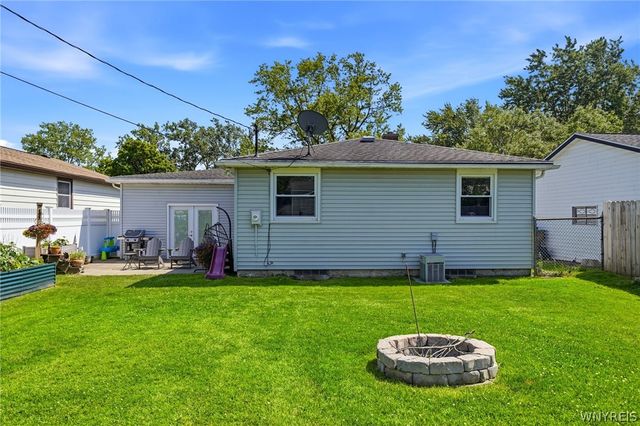 92 Sprucewood Drive, Cheektowaga, NY 14227