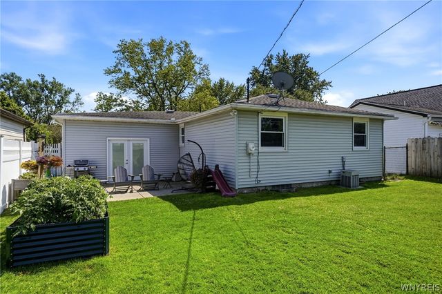 92 Sprucewood Drive, Cheektowaga, NY 14227