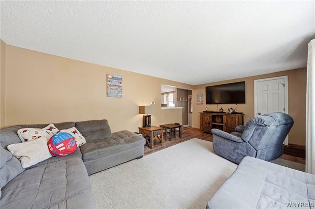 92 Sprucewood Drive, Cheektowaga, NY 14227