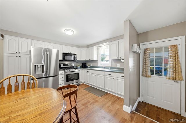 92 Sprucewood Drive, Cheektowaga, NY 14227