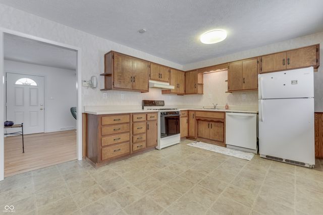 4555 Blackstone Drive, Indianapolis, IN 46237