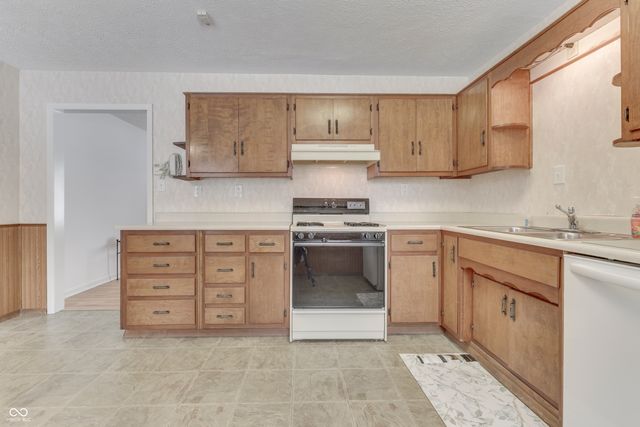 4555 Blackstone Drive, Indianapolis, IN 46237