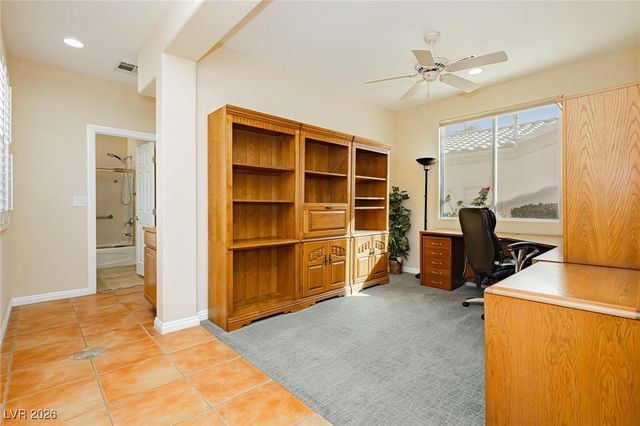 5123 Vincitor Street, Las Vegas, NV 89135