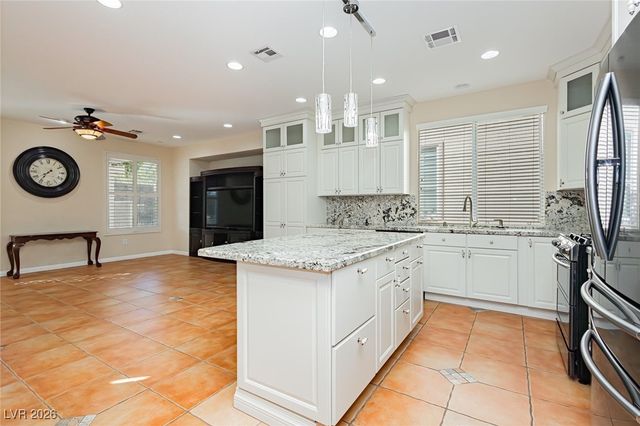 5123 Vincitor Street, Las Vegas, NV 89135