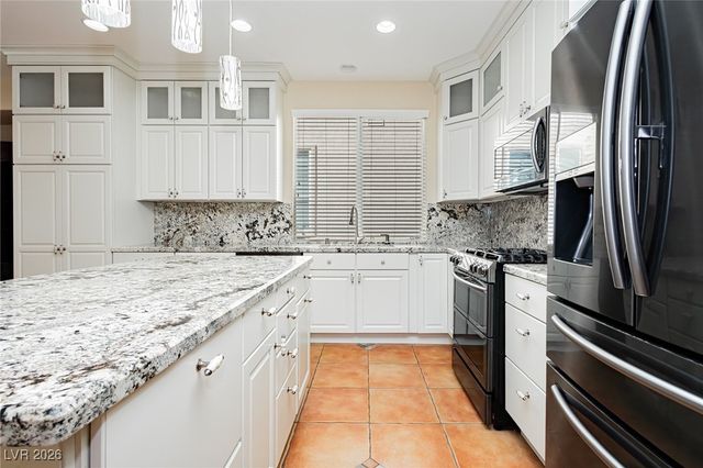 5123 Vincitor Street, Las Vegas, NV 89135