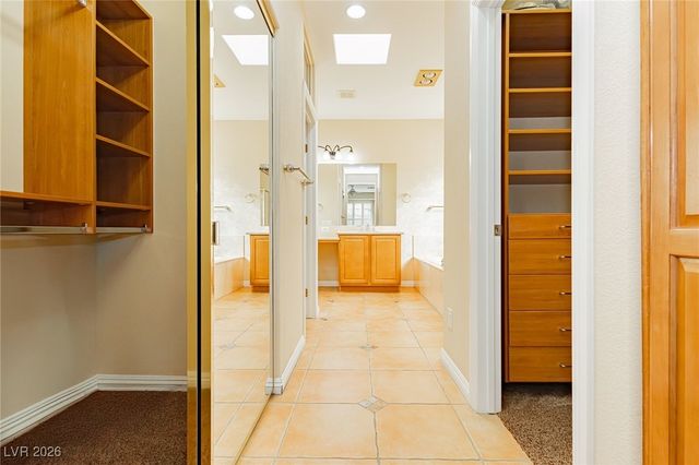 5123 Vincitor Street, Las Vegas, NV 89135