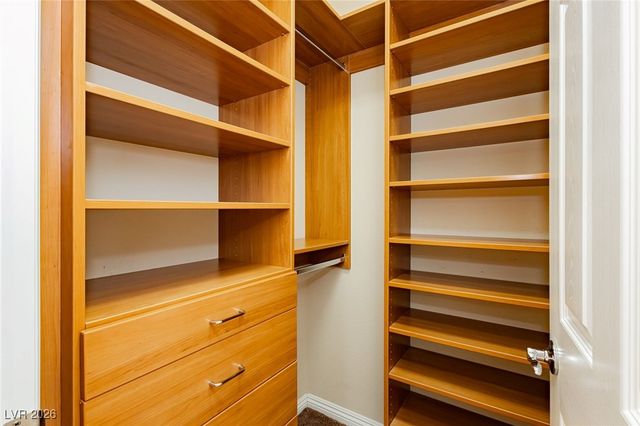 5123 Vincitor Street, Las Vegas, NV 89135