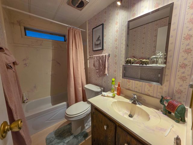 989 Roguelea Lane, Grants Pass, OR 97526