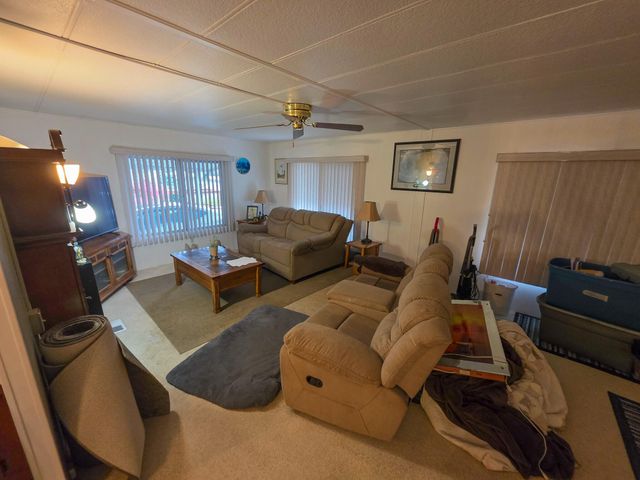 989 Roguelea Lane, Grants Pass, OR 97526