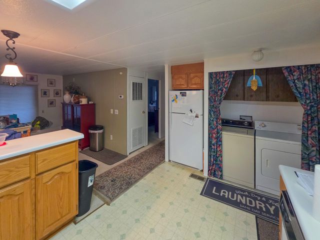 989 Roguelea Lane, Grants Pass, OR 97526