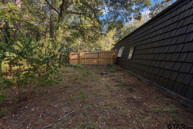1219 Horseshoe Dr, Hideaway, TX 75771