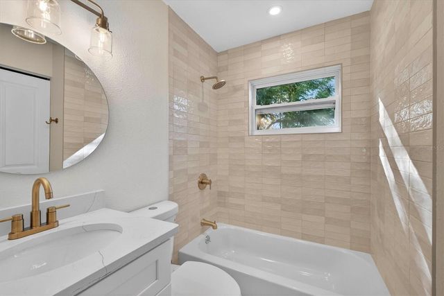 5701 14TH AVENUE N, St Petersburg, FL 33710