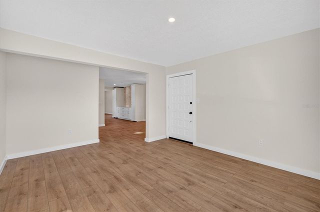 5701 14TH AVENUE N, St Petersburg, FL 33710