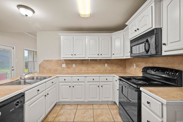 21 Chantileer, Ward, AR 72176