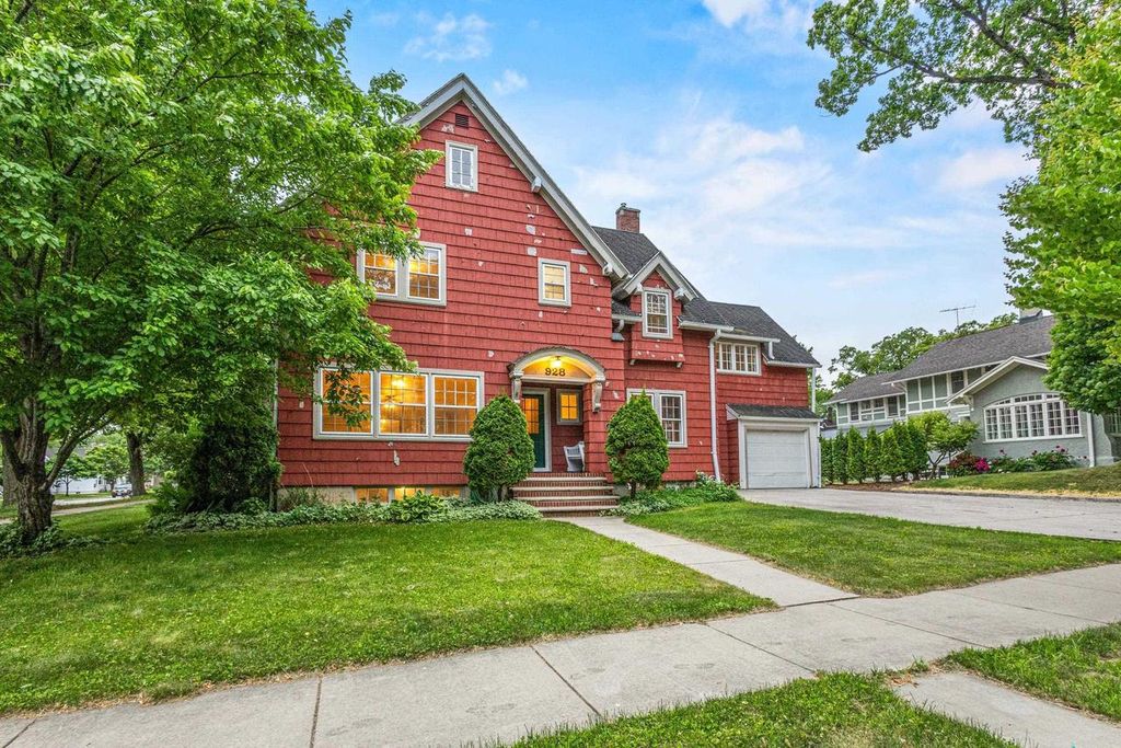 928 EMILIE STREET, Green Bay, WI 54301