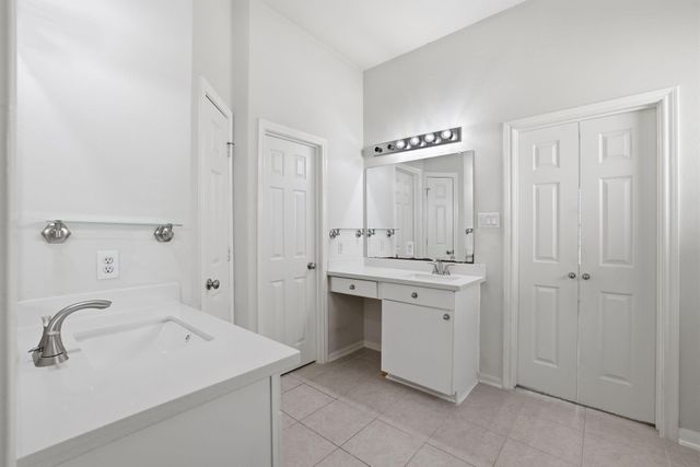 10135 E East Palm Lake Dr Drive, Houston, TX 77034