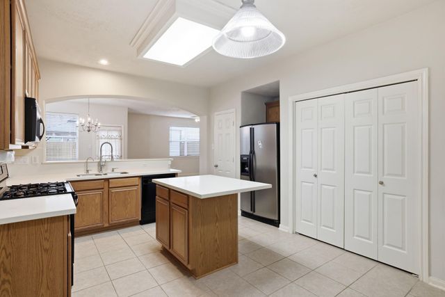 10135 E East Palm Lake Dr Drive, Houston, TX 77034