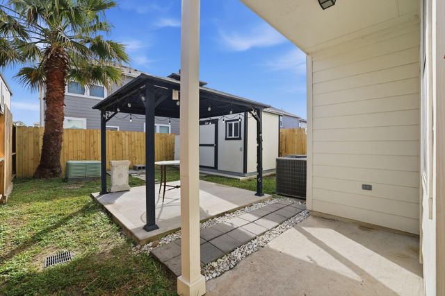 10135 E East Palm Lake Dr Drive, Houston, TX 77034