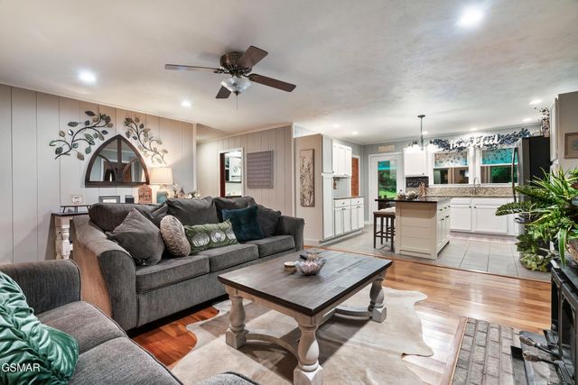 3480 Sugar Camp Circle, Sevierville, TN 37862