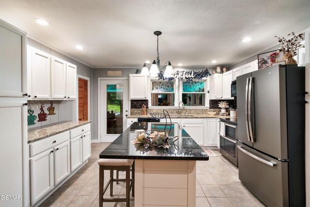 3480 Sugar Camp Circle, Sevierville, TN 37862