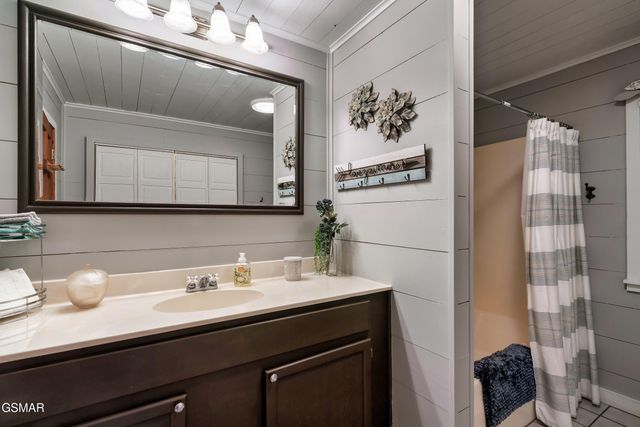 3480 Sugar Camp Circle, Sevierville, TN 37862