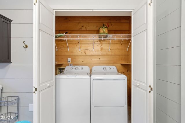 3480 Sugar Camp Circle, Sevierville, TN 37862