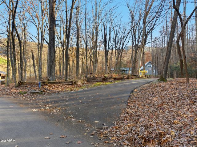 3480 Sugar Camp Circle, Sevierville, TN 37862