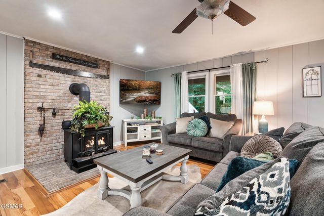 3480 Sugar Camp Circle, Sevierville, TN 37862