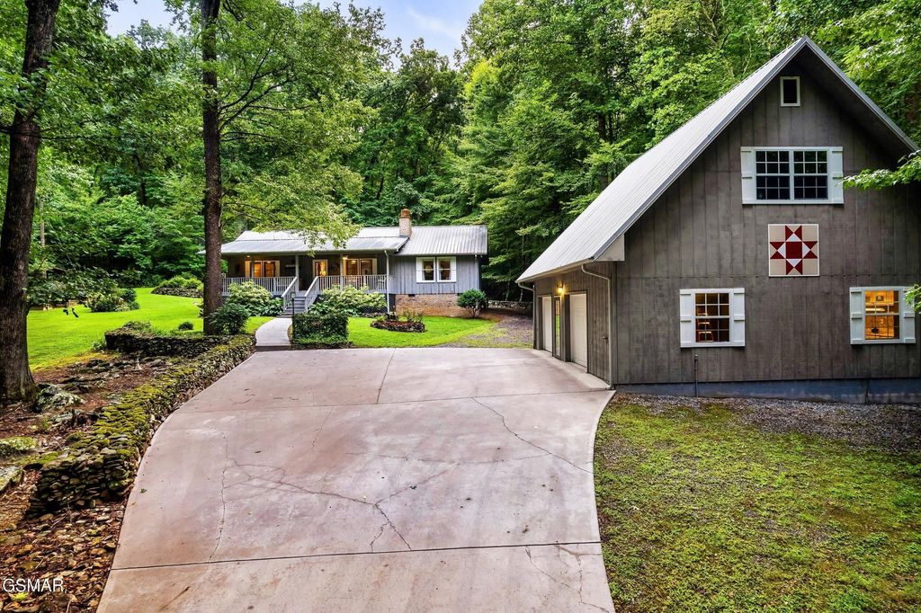 3480 Sugar Camp Circle, Sevierville, TN 37862