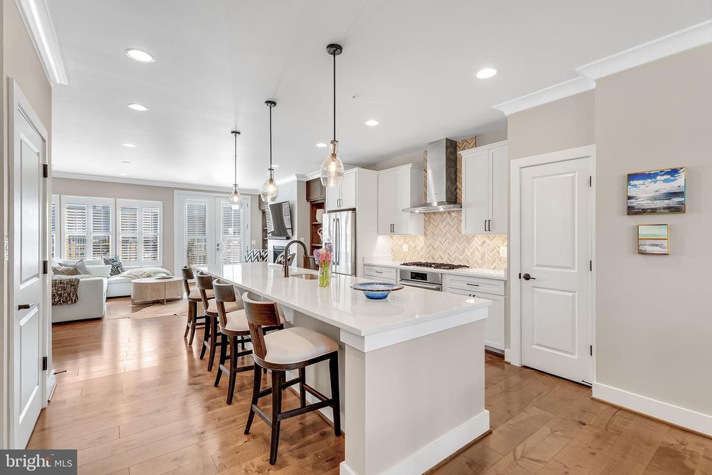 Image 10 of property listing at 52 BLEEKER PL, Gaithersburg, MD 20878