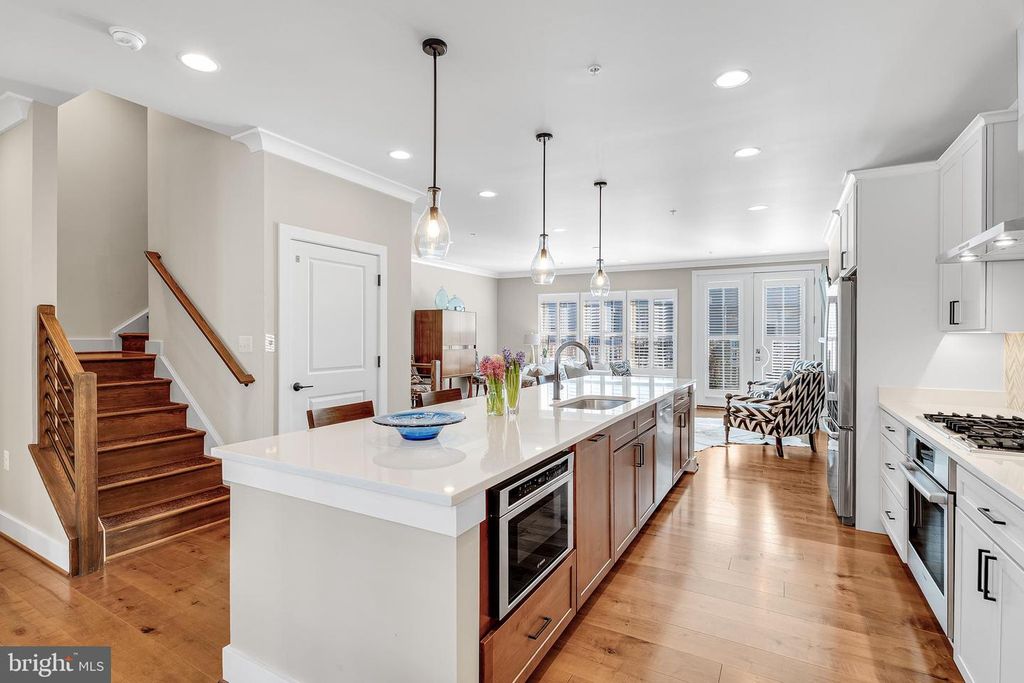 Image 11 of property listing at 52 BLEEKER PL, Gaithersburg, MD 20878