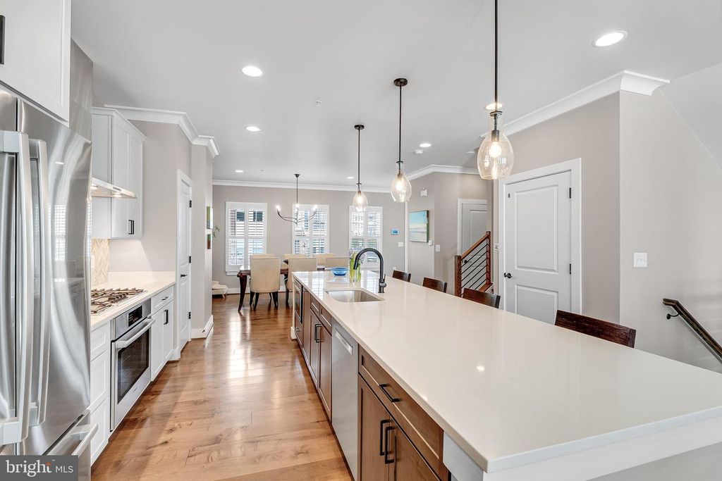 Image 15 of property listing at 52 BLEEKER PL, Gaithersburg, MD 20878