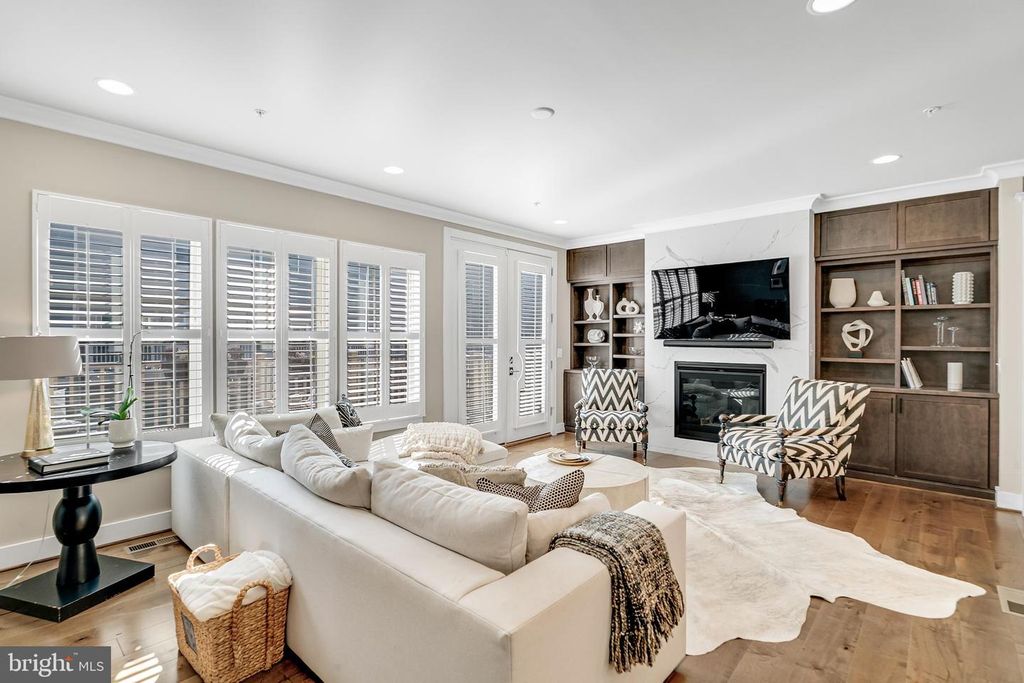 Image 19 of property listing at 52 BLEEKER PL, Gaithersburg, MD 20878