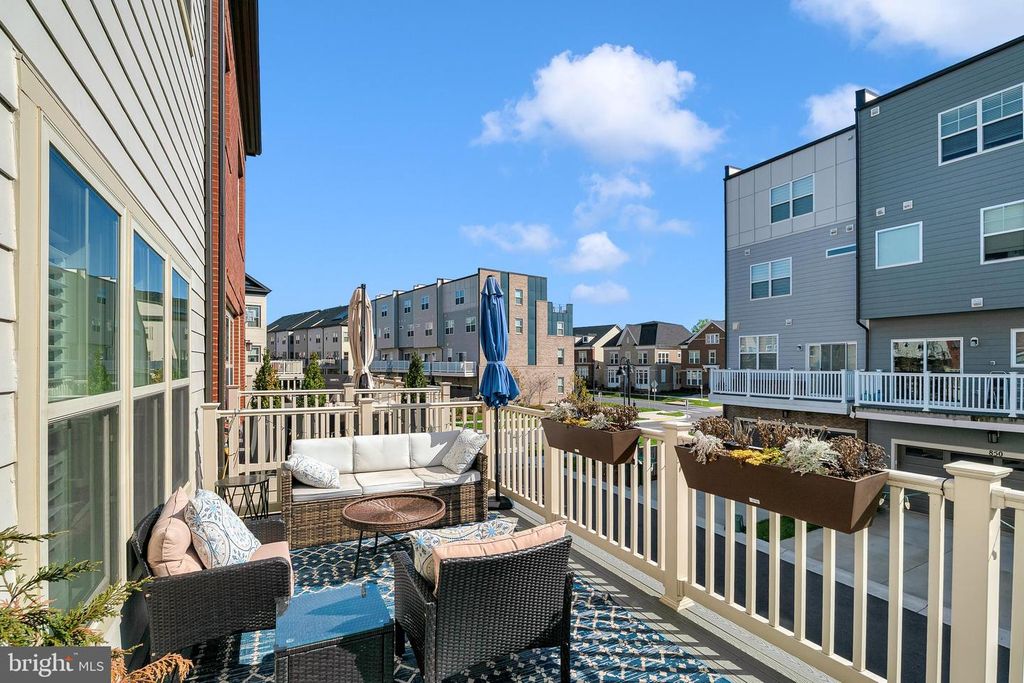 Image 22 of property listing at 52 BLEEKER PL, Gaithersburg, MD 20878